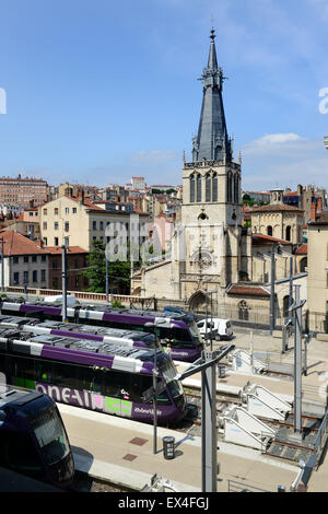 Neue moderne elektrische Züge Alstom am Gare de St Paul in Lyon auf der Rhône-Alpes Bahn Frankreich Europa Stockfoto