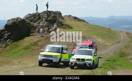 Shropshire Rettungsdienst und Shropshire Feuer und Rettung Fahrzeuge auf das Wrekin in Shropshire. Notfall-Service Dienstleistungen uk Stockfoto