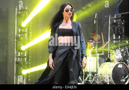 London, UK. 5. Juli 2015. Ciara führt bei Wireless Festival Tag drei im Finsbury Park, London, England am 5. Juli 2015 Foto: Credit: KEITH MAYHEW/Alamy Live News Stockfoto