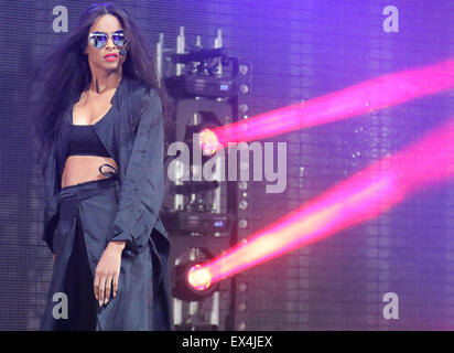 London, UK. 5. Juli 2015. Ciara führt bei Wireless Festival Tag drei im Finsbury Park, London, England am 5. Juli 2015 Foto: Credit: KEITH MAYHEW/Alamy Live News Stockfoto