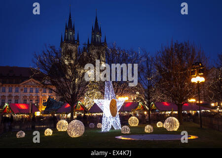 Weihnachtliche Atmosphäre in Prag, Tschechische Republik Stockfoto