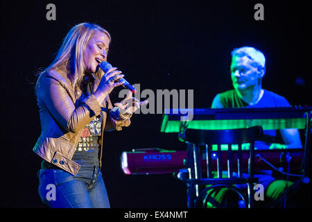 Barcelona, Katalonien, Spanien. 6. Juli 2015. ANASTACIA führt live auf der Bühne beim "Pedralbes Music Festival" in Barcelona während ihrer 'Auferstehung'-Tour-Credit: Matthias Oesterle/ZUMA Wire/ZUMAPRESS.com/Alamy Live News Stockfoto