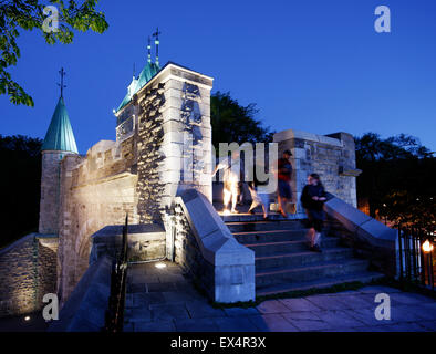 Porte Saint Louis auf dem Quebec Stadt bei Nacht Stockfoto