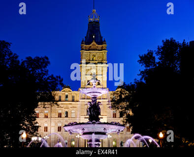 La Fontaine de Tourny und das Parlament, Quebec City, Kanada Stockfoto