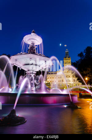 La Fontaine de Tourny und das Parlament, Quebec City, Kanada Stockfoto