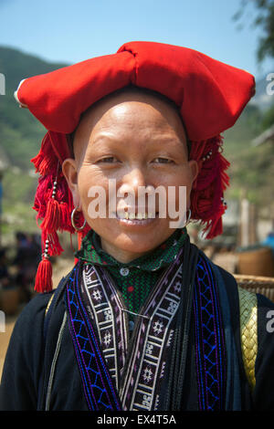 Red Dao Frau aus Lai Chau Provinz Nord-Vietnam. Stockfoto