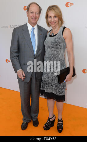 Berlin, Deutschland. 6. Juli 2015. John B. Emerson, US-Botschafter in Deutschland, und seine Frau Kimberly Emerson kommen zu den ZDF-Sommer-Party in Berlin, Deutschland, 6. Juli 2015. Foto: Britta Pedersen/Dpa/Alamy Live News Stockfoto