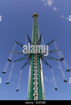 Praterturm, Karussell, Wiener Prater oder Wurstelprater, Wien, Österreich Stockfoto