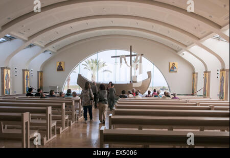 Nachbau des Jesu Boot in der Mitte von Magdala Spiritualität, Magdala (Mejdel) - heute Migdal. Auf dem See Genezareth Stockfoto