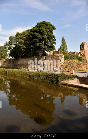 Tonbridge Castle und Brücke Kent England UK - Tonbridge ist eine Stadt am Fluss Medway Stockfoto