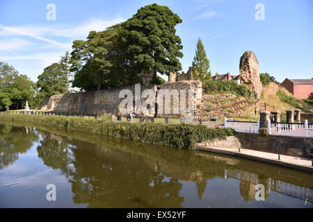 Tonbridge Castle und Brücke Kent England UK - Tonbridge ist eine Stadt am Fluss Medway Stockfoto