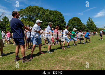 Tauziehen, Kingston Dorffest, Kingston, Sussex, UK Stockfoto