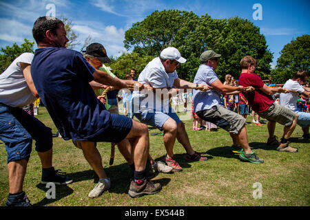 Tauziehen, Kingston Dorffest, Kingston, Sussex, UK Stockfoto