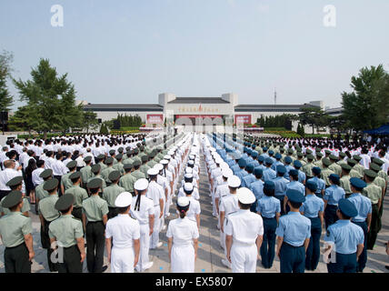 Peking, China. 7. Juli 2015. Feierliche Eröffnung des "Großen Sieg, historischen Beitrag" Ausstellung zum 78. Jahrestag des Beginns des chinesischen Volkes Krieg des Widerstands gegen die japanische Aggression ist in Peking, Hauptstadt von China, 7. Juli 2015 statt. Bildnachweis: Wang Ye/Xinhua/Alamy Live-Nachrichten Stockfoto