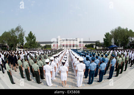 Peking, China. 7. Juli 2015. Feierliche Eröffnung des "Großen Sieg, historischen Beitrag" Ausstellung zum 78. Jahrestag des Beginns des chinesischen Volkes Krieg des Widerstands gegen die japanische Aggression ist in Peking, Hauptstadt von China, 7. Juli 2015 statt. Bildnachweis: Wang Ye/Xinhua/Alamy Live-Nachrichten Stockfoto