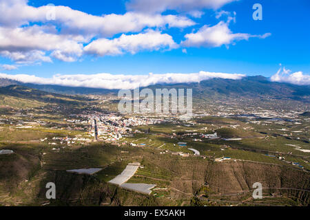 ESP, Spanien, die Kanaren Insel La Palma, Blick vom Mirador El Time auf die Stadt Los Llanos und dem Bergrücken Stockfoto