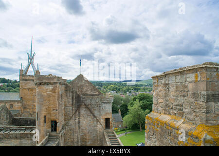 Ein Blick auf Linlithgow Palace vom Dach des Schlosses Stockfoto