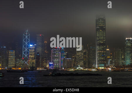 HONG KONG/CHINA 9TH März 2007 - die Skyline der Stadt und spektakuläre Lightshow Stockfoto