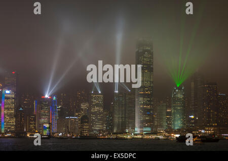 HONG KONG/CHINA 9TH März 2007 - die Skyline der Stadt und spektakuläre Lightshow Stockfoto