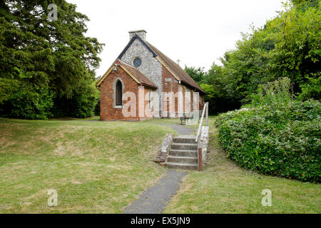 Weg und Treppe zu St Johns Kirche in Winterslow Wiltshire UK Stockfoto