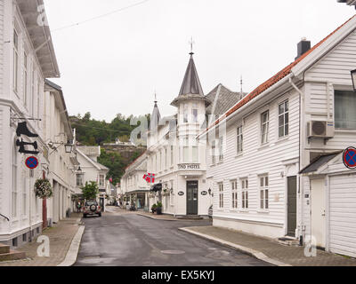 Flekkefjord Kleinstadt an der Südküste Norwegens, engen Gassen, alte Holz getäfelten Häusern dominieren das Center, Grand Hotel Stockfoto