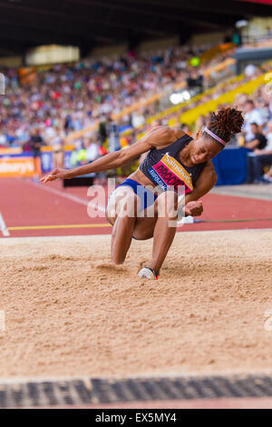 Birmingham, Vereinigtes Königreich. 5. Juli 2015. Sainsburys britischen Leichtathletik-Meisterschaft. 05.07.2015. Birmingham, England. Sainsburys britischen Leichtathletik-Meisterschaft. Shara PROCTOR von Birchfield übernimmt 1. Platz im Weitsprung der Frauen mit einem Sprung von 6,86 m final. © Aktion Plus Sport/Alamy Live-Nachrichten Stockfoto