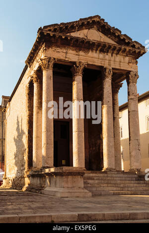 Pula, Istrien, Kroatien.  Römische Tempel Romae und Augustus. Stockfoto