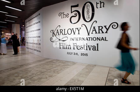 Karlovy Vary, Tschechien. 4. Juli 2015. Atmosphäre während der 50. Internationales Filmfestival in Karlovy Vary, Tschechische Republik, 4. Juli 2015. © Vit Simanek/CTK Foto/Alamy Live-Nachrichten Stockfoto