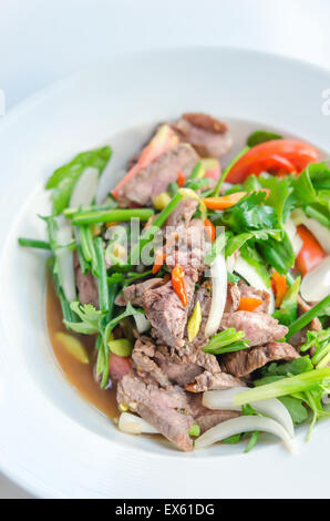 Würziger Salat gebratenes Rindfleisch, Thai Küche Stockfoto