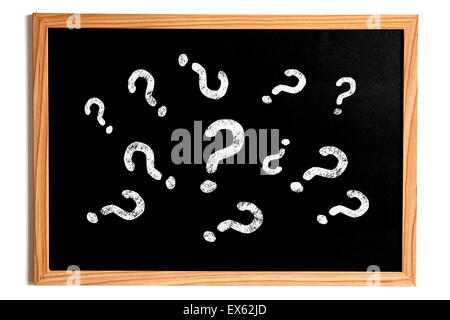 Viele Kreide Frage Zeichen Text auf Tafel mit Holzrahmen, Isolated on White Stockfoto