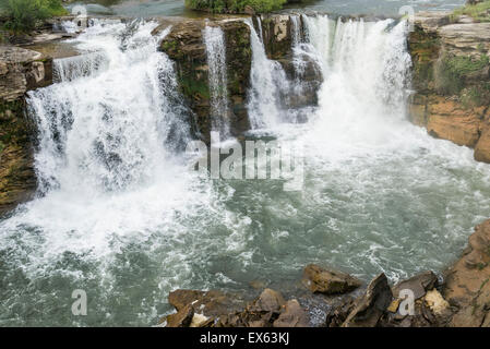 Lundbreck fällt auf den Crowsnest River, Alberta Provinz Erholungsgebiet, Crowsnest Pass Region, Alberta, Kanada Stockfoto