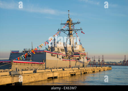 USS Stockdale (DDG-106) ist ein Lenkwaffenzerstörer der Arleigh-Burke-Klasse der United States Navy. bei N. Vancouver Stockfoto