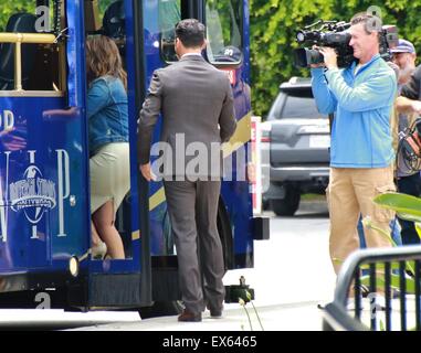 Leah Remini und Tanzpartner Tony Dovolani vereinen zum Film für ihre Reality-TV-Programm bei Universal Studios Hollywood mit: Leah Remini, Tony Dovolani Where: Los Angeles, California, Vereinigte Staaten von Amerika bei: 6. Mai 2015 Stockfoto