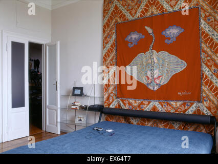 Innenansicht des modernen Schlafzimmer und rote arras Stockfoto