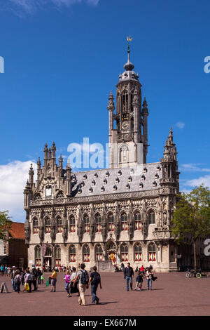 Europa, Niederlande, Zeeland, Middelburg auf der Halbinsel Walcheren, das gotische Rathaus am Marktplatz. Stockfoto