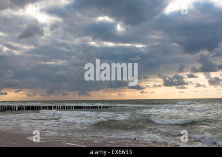 Europa, Niederlande, Zeeland, am Strand zwischen Oostkapelle und Domburg auf der Halbinsel Walcheren, leisten. Stockfoto