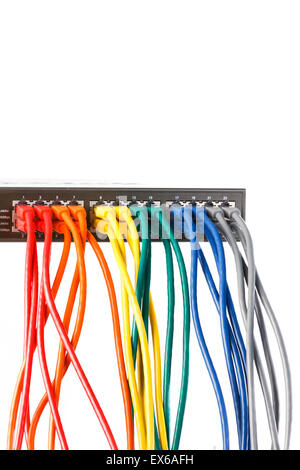 Nahaufnahme der Kabel an der Rückseite des Wlan Routers angeschlossen Stockfoto
