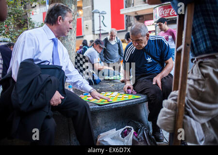 Dame, spielen im Paseo Ahumada. Santiago. Chile. Stockfoto