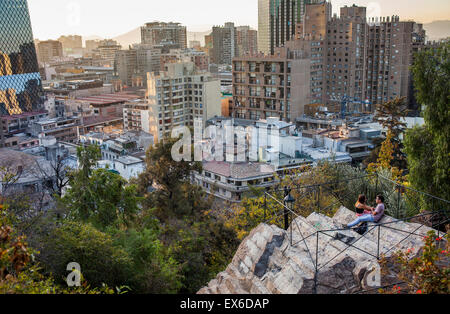 Panorama von Santiago aus Cerro Santa Lucia, Park, Lastarria Viertel, Santiago. Chile. Stockfoto