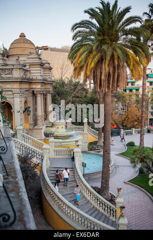 Neptun-Brunnen am Eingang des Cerro Santa Lucia, Park, Lastarria Viertel, Santiago Alameda. Chile. Stockfoto