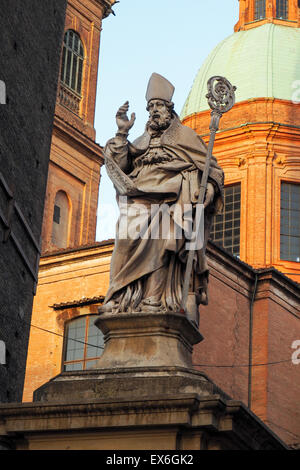 Statue von St. Petronius, Bologna. Stockfoto