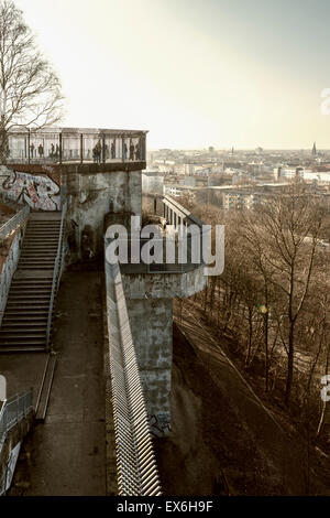 Bürgerpark Berlin Volkspark Humboldthain, Flak Flakturm (Flakturm), Bunker und Aussichtsplattform Stockfoto