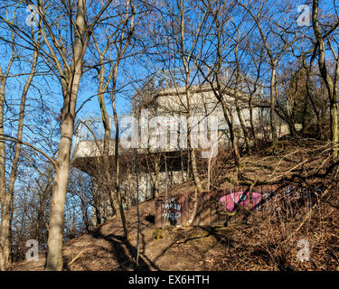 Bürgerpark Berlin Volkspark Humboldthain, Flak Flakturm (Flakturm), Bunker und Aussichtsplattform Stockfoto