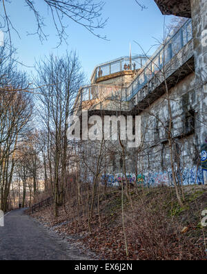 Bürgerpark Berlin Volkspark Humboldthain, Flak Flakturm (Flakturm), Bunker und Aussichtsplattform Stockfoto