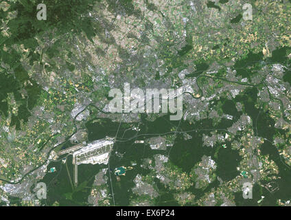 Farbe-Satellitenbild von Frankfurt am Main, Deutschland. Bild aufgenommen am 8. Juni 2014 mit Landsat 8 Daten. Stockfoto