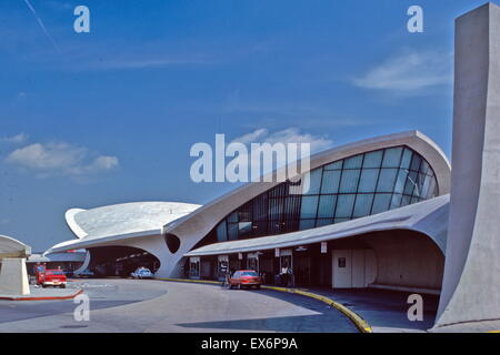 Trans World Airlines Terminal, Kennedy (ursprünglich Idlewild) Flughafen, New York, New York, 1956-62. Innen: Entworfen von dem Architekten Eero Saarinen, 1910-1961 Stockfoto