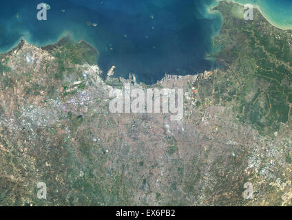 Farbe-Satellitenbild von Jakarta, Indonesien. Bild aufgenommen am 22. April 2014 mit Landsat 8 Daten. Stockfoto