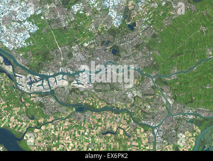 Farbe-Satellitenbild von Rotterdam, Niederlande. Bild aufgenommen am 17. September 2014 mit Landsat 8 Daten. Stockfoto