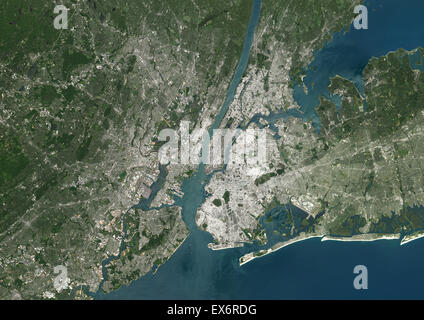 Farbe-Satellitenbild von New York City, New York State, USA. Bild aufgenommen am 31. Juli 2014 mit Landsat 8 Daten. Stockfoto