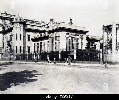 Foto von der Außenseite der Mariinsky Palast, war die Residenz der Ballerina Mathilde Kschessinska (1872 – 1971). Kschessinska war die Geliebte von Tsar Nicholas II von Rußland. Datiert 1917 Stockfoto